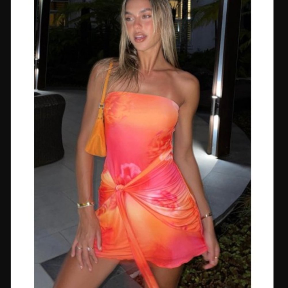 White Fox Boutique Don't Start Now Mini Dress Mango Floral AU 10 US 6 Brand New